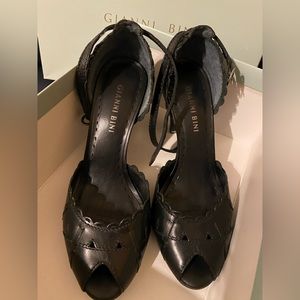 Gianni Bini black leather heels. 6 Medium